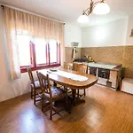 Bloomfield Retreat With Sauna - Three Bedroom *