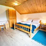 Bloomfield Retreat With Sauna - Three Bedroom Dom wakacyjny Recica ob Savinji