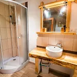 Bloomfield Retreat With Sauna - Three Bedroom Recica ob Savinji