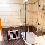 Bloomfield Retreat With Sauna - Three Bedroom Dom wakacyjny *