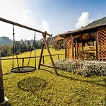 Bloomfield Retreat With Sauna - Three Bedroom Dom wakacyjny Recica ob Savinji