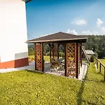 Bloomfield Retreat With Sauna - Three Bedroom * Recica ob Savinji