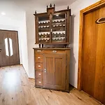 Bloomfield Retreat With Sauna - Three Bedroom Recica ob Savinji