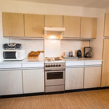Bloomfield Retreat With Sauna - Three Bedroom 펜션