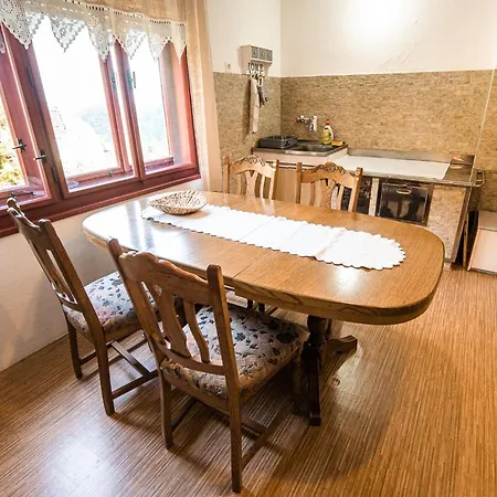 Tatil Evi Bloomfield Retreat Country House With Sauna - Three Bedroom Country House Recica ob Savinji