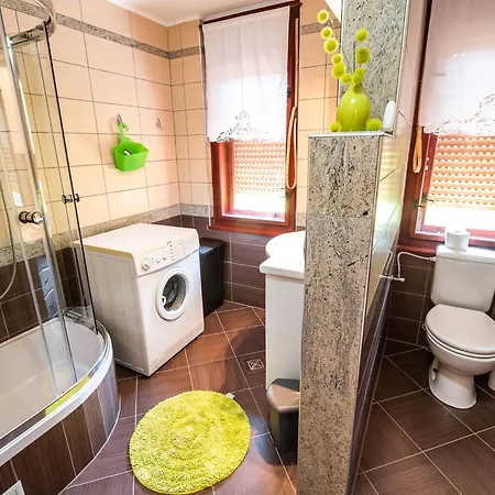 펜션 Bloomfield Retreat With Sauna - Three Bedroom *