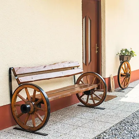 Bloomfield Retreat With Sauna - Three Bedroom Recica ob Savinji