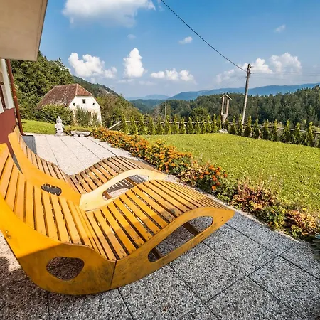 Bloomfield Retreat With Sauna - Three Bedroom 펜션 *