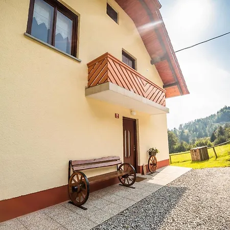 Bloomfield Retreat With Sauna - Three Bedroom 펜션