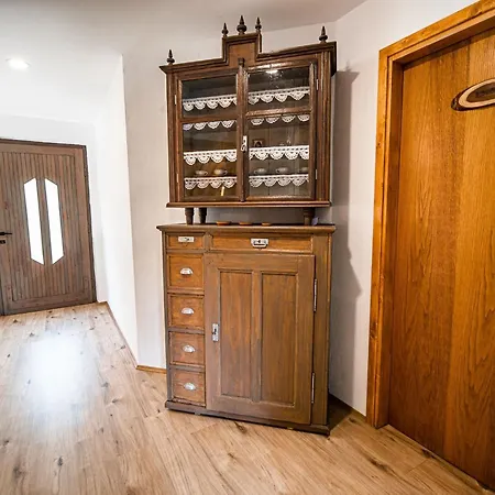 Bloomfield Retreat With Sauna - Three Bedroom Recica ob Savinji