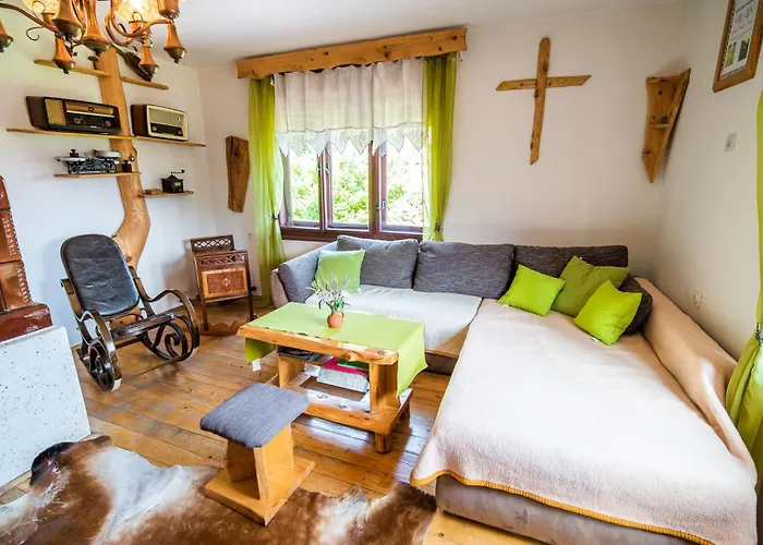 Bloomfield Retreat Country House With Sauna - Three Bedroom Country House *