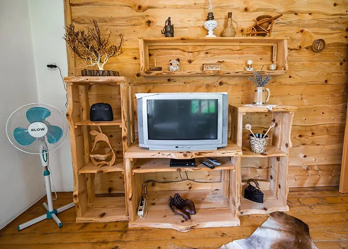 Bloomfield Retreat Country House With Sauna - Three Bedroom Country House