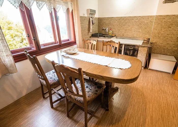 Casa vacanze Bloomfield Retreat Country House With Sauna - Three Bedroom Country House Recica ob Savinji