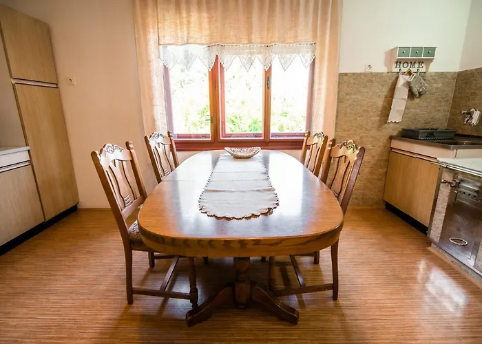 Bloomfield Retreat Country House With Sauna - Three Bedroom Country House Recica ob Savinji