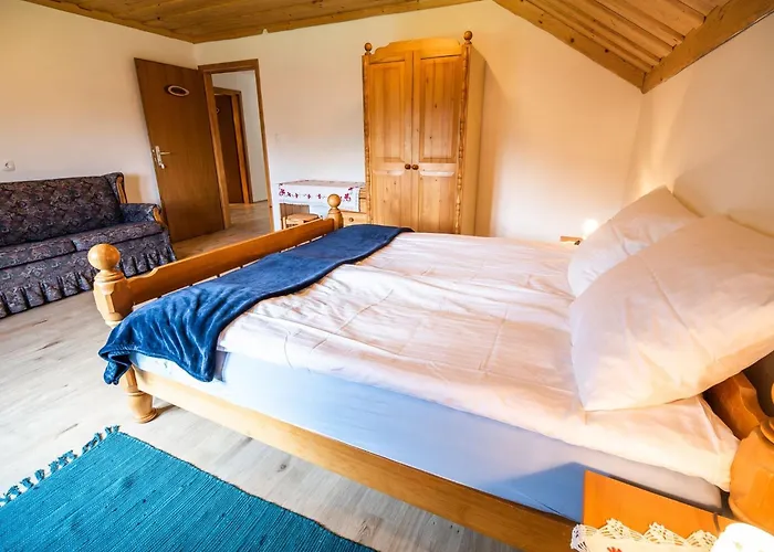 Bloomfield Retreat Country House With Sauna - Three Bedroom Country House