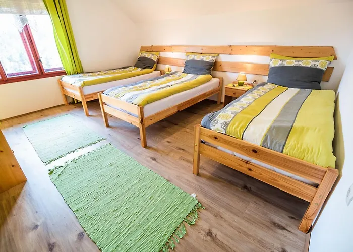 Bloomfield Retreat Country House With Sauna - Three Bedroom Country House *