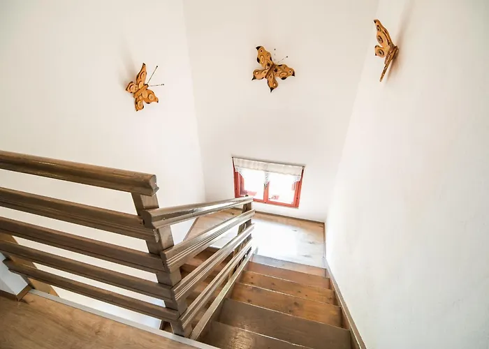 Bloomfield Retreat Country House With Sauna - Three Bedroom Country House